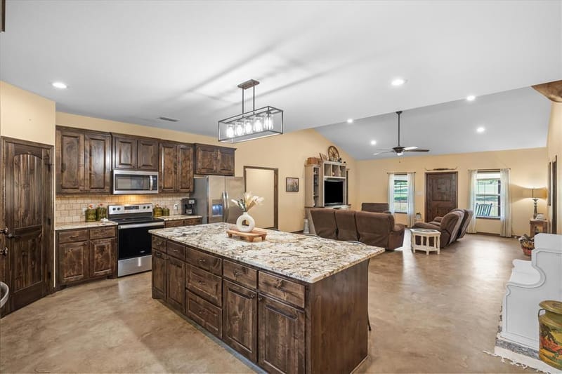 1137 VZ County Road 4602, Ben Wheeler TX 75754 - Photo 10