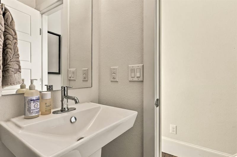 2472 Thatcher Drive, Dallas TX 75206 - Photo 15