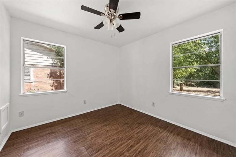 3812 Acree Street, Beverly Hills TX 76711 - Photo 8