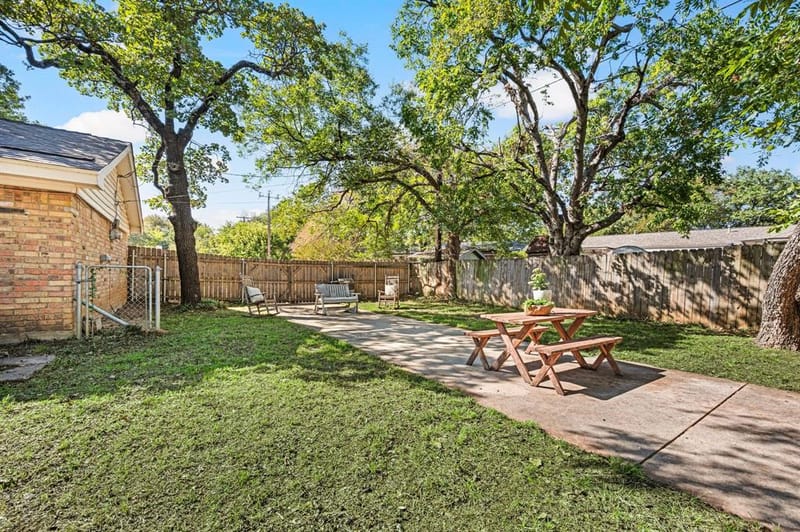 1317 Wade Drive, Bedford TX 76022 - Photo 32