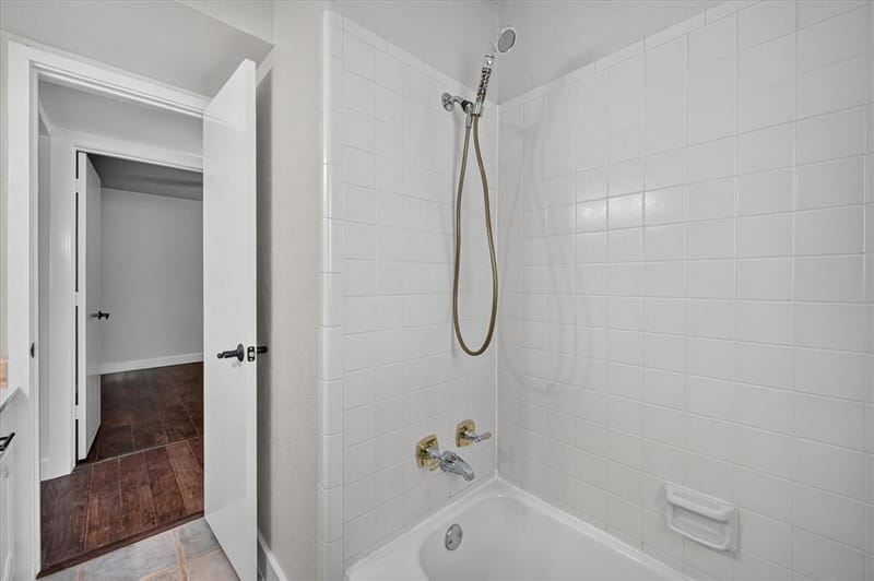 728 Douglas Street, Burleson TX 76028 - Photo 32
