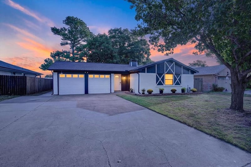 728 Douglas Street, Burleson TX 76028