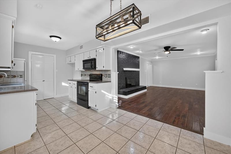728 Douglas Street, Burleson TX 76028 - Photo 8