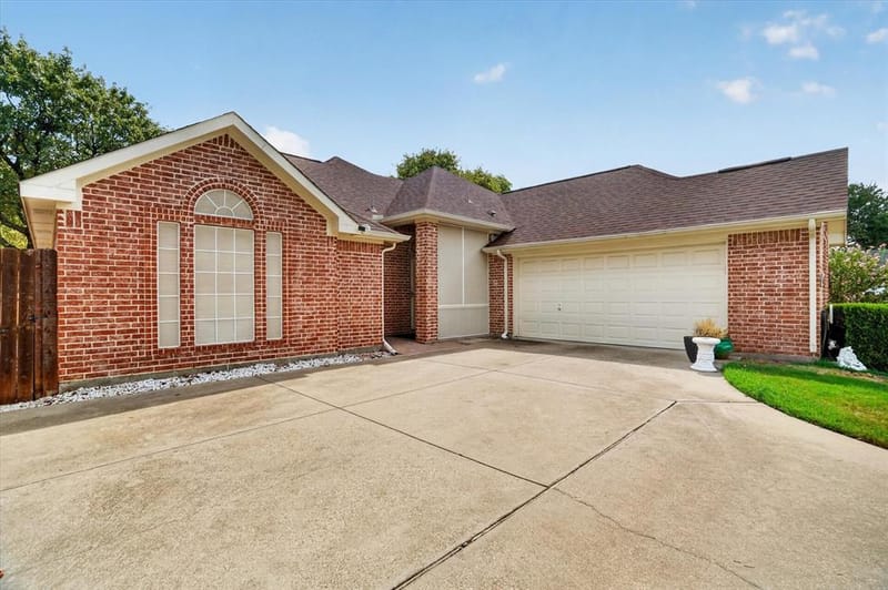 816 Linda Drive, Joshua TX 76058 - Photo 2