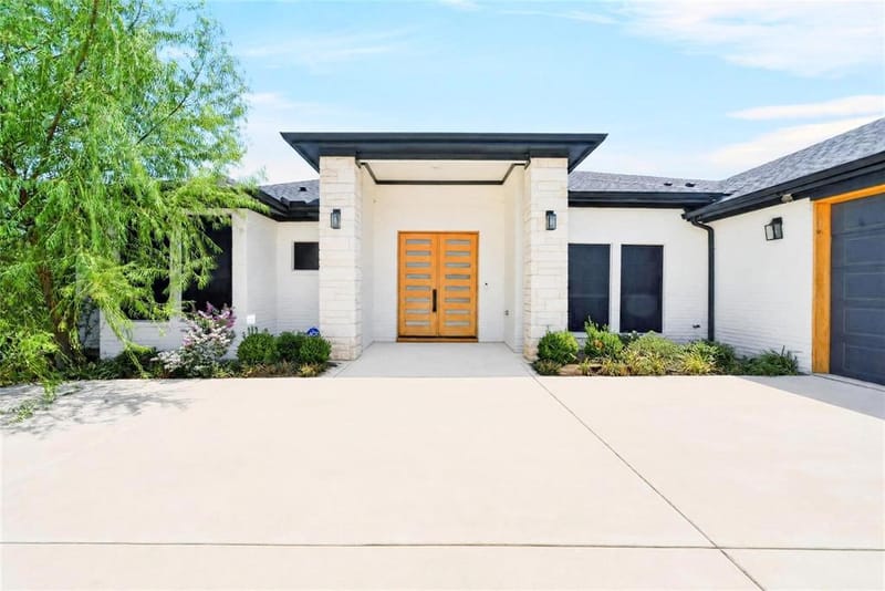4013 Legend Trail, Granbury TX 76049 - Photo 3