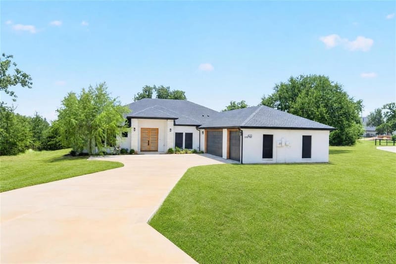 4013 Legend Trail, Granbury TX 76049 - Photo 32