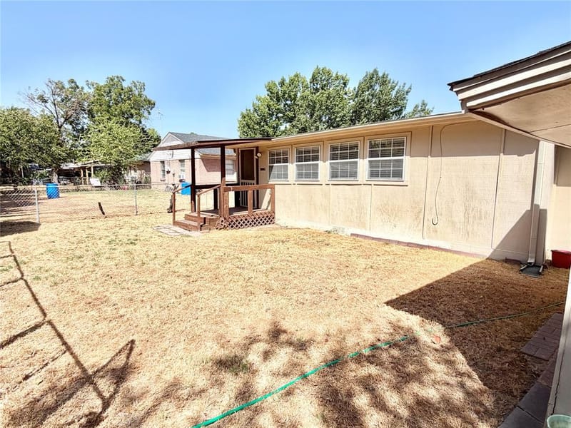 2414 Himes Street, Irving TX 75060 - Photo 26