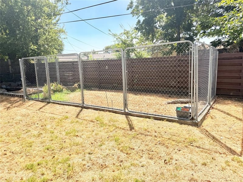 2414 Himes Street, Irving TX 75060 - Photo 29