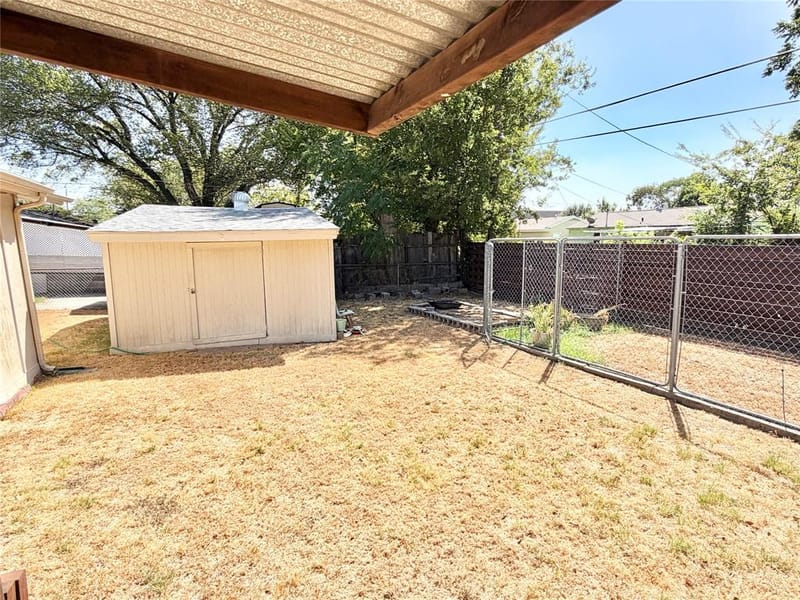 2414 Himes Street, Irving TX 75060 - Photo 25