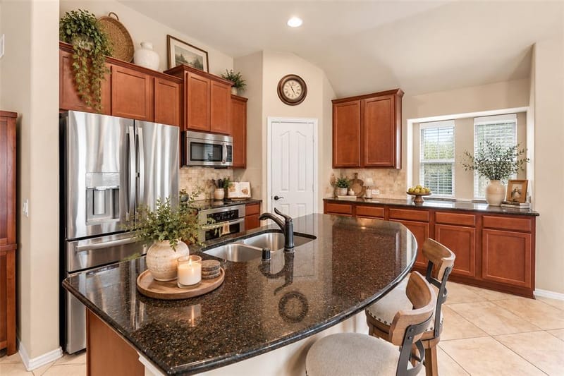 726 Celebrity Court, Midlothian TX 76065 - Photo 6