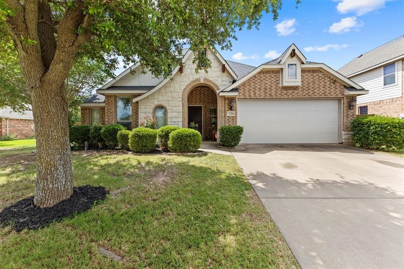 726 Celebrity Court, Midlothian TX 76065 - Photo 3