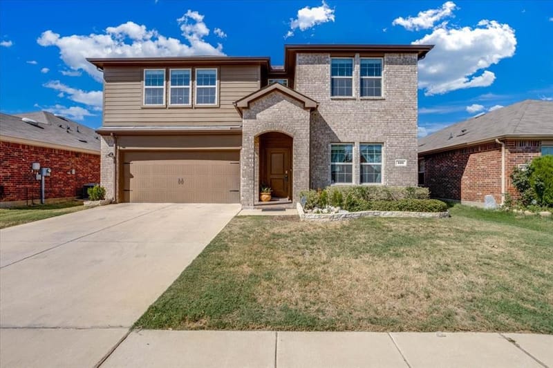 220 Evers Way, Denton TX 76207
