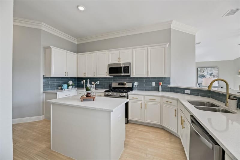 2129 Wallbrook Drive, Lewisville TX 75067 - Photo 6