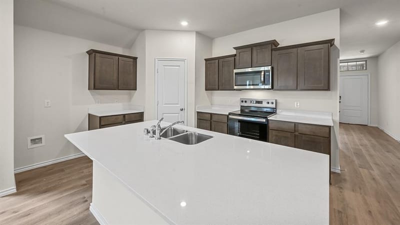 810 Parksville Drive, Ferris TX 75125 - Photo 10