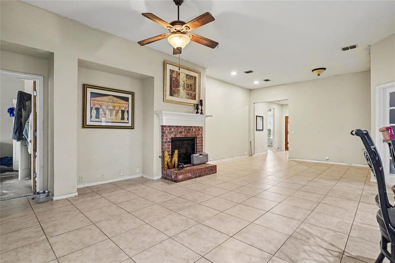 2707 Meadow Lake Drive, Grand Prairie TX 75050 - Photo 10