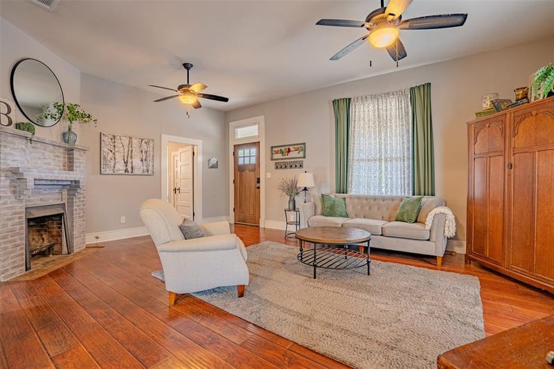 703 W College Street, Stephenville TX 76401 - Photo 4