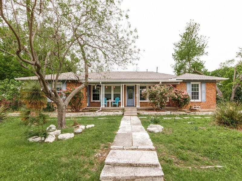 9520 Ash Creek Drive, Dallas TX 75228 - Photo 2