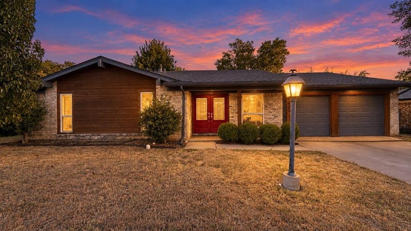 1800 Lexington Place, Bedford TX 76022
