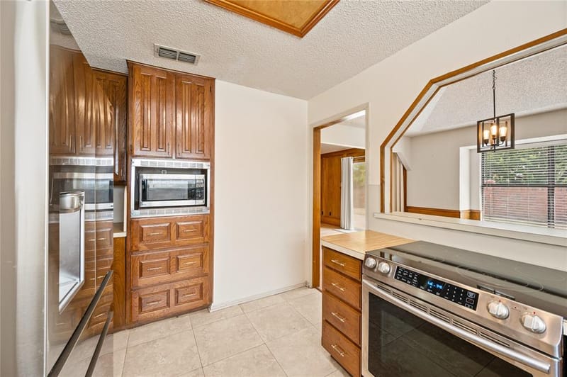 5433 Dana Point Drive, Arlington TX 76017 - Photo 12