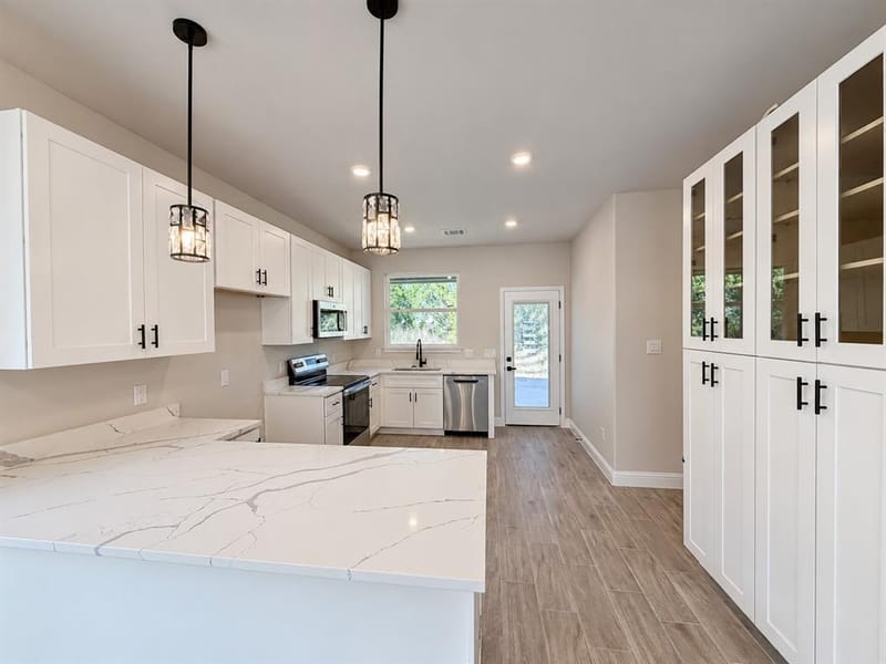 5907 Black Pine Circle, Granbury TX 76048 - Photo 7