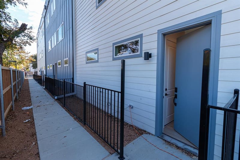 1626 Andrade Place, Dallas TX 75204