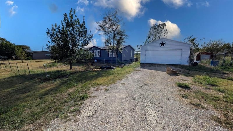11687 Buttercup Lane, Justin TX 76247 - Photo 11