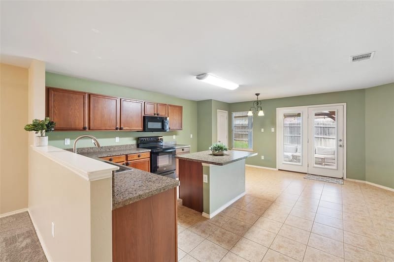 8640 Shallow Creek Drive, Fort Worth TX 76179 - Photo 9
