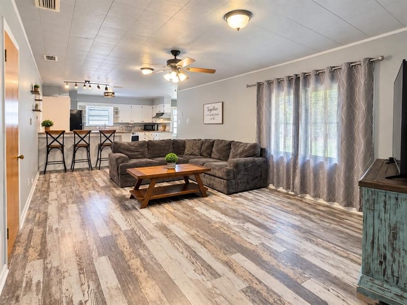 224 E 9th Street, Bonham TX 75418 - Photo 11