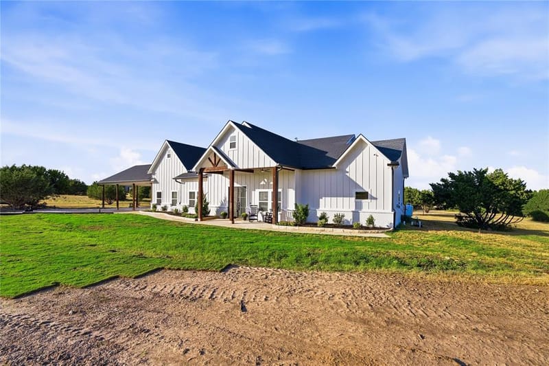 1045 Augustus Court, Rio Vista TX 76093 - Photo 2