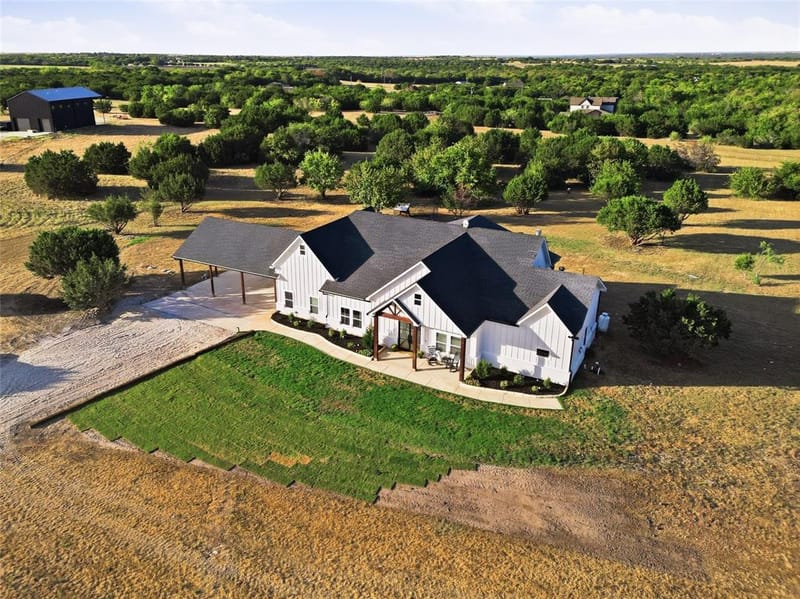 1045 Augustus Court, Rio Vista TX 76093 - Photo 3