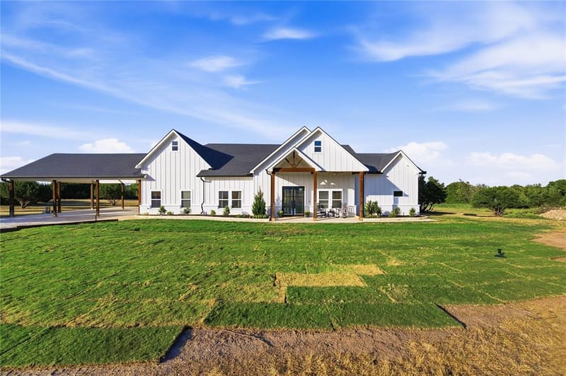 1045 Augustus Court, Rio Vista TX 76093