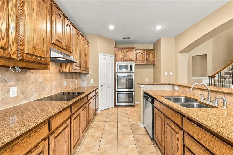 1713 Chessington Lane, McKinney TX 75072 - Photo 12