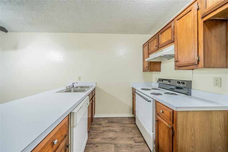 122 Country Bend, Duncanville TX 75137 - Photo 3