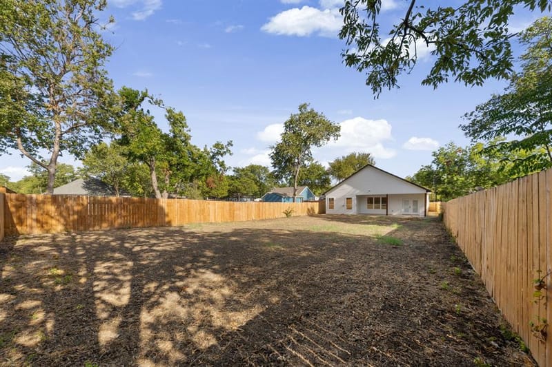 1429 E Ann Arbor Avenue, Dallas TX 75216 - Photo 25
