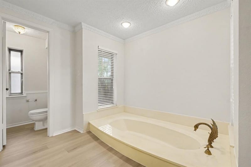 9632 Robin Meadow Drive, Dallas TX 75243 - Photo 38