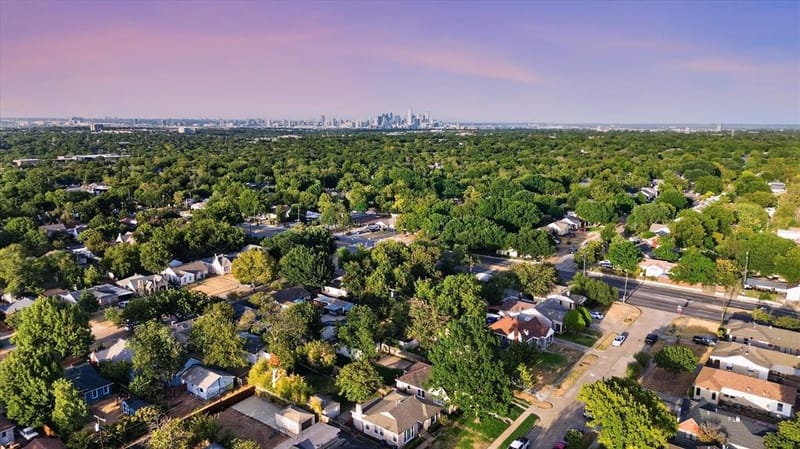 3323 Ivandell Avenue, Dallas TX 75211 - Photo 24