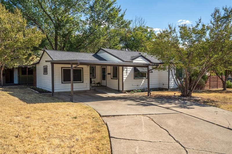 5301 Odell Drive, Fort Worth TX 76115 - Photo 3