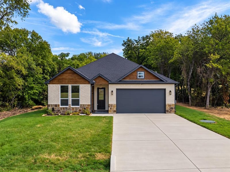 34002 Stonewood Drive, Whitney TX 76692 - Photo 2