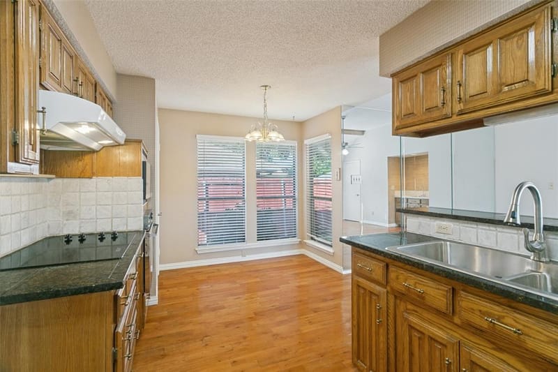 1927 E Branch Hollow Drive, Carrollton TX 75007 - Photo 6