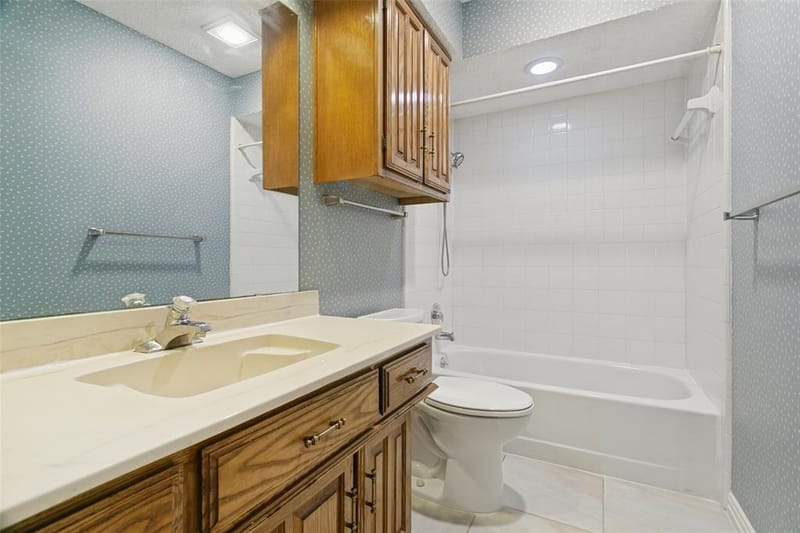 1927 E Branch Hollow Drive, Carrollton TX 75007 - Photo 20