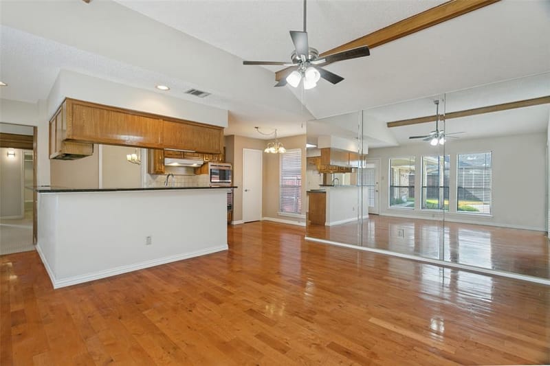 1927 E Branch Hollow Drive, Carrollton TX 75007 - Photo 9