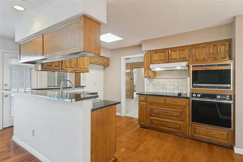 1927 E Branch Hollow Drive, Carrollton TX 75007 - Photo 10