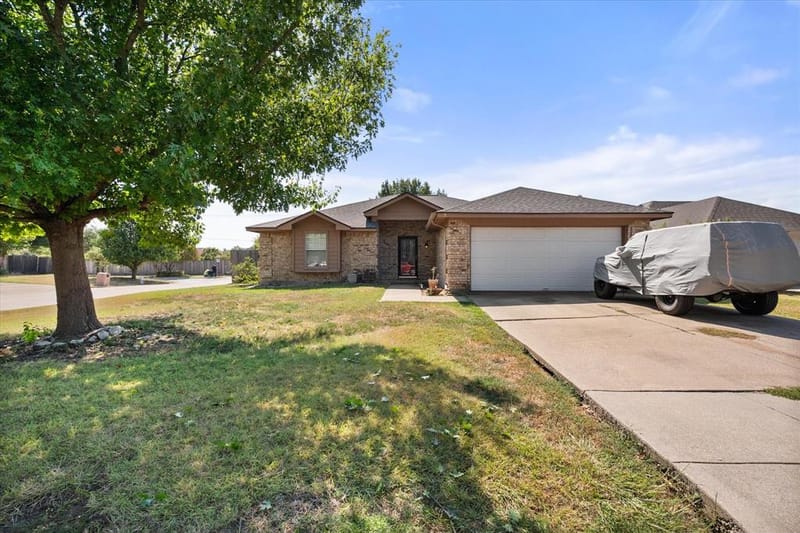 7 Mills Court, Mansfield TX 76063