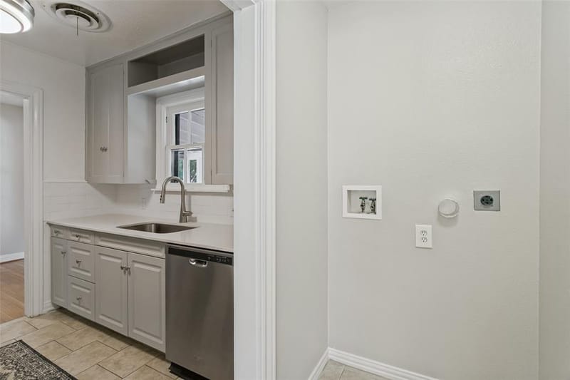 4925 Pershing Avenue, Fort Worth TX 76107 - Photo 10