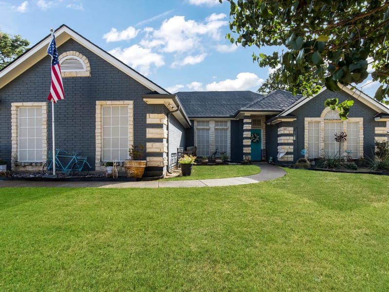 102 Oakwood Place, Joshua TX 76058 - Photo 2