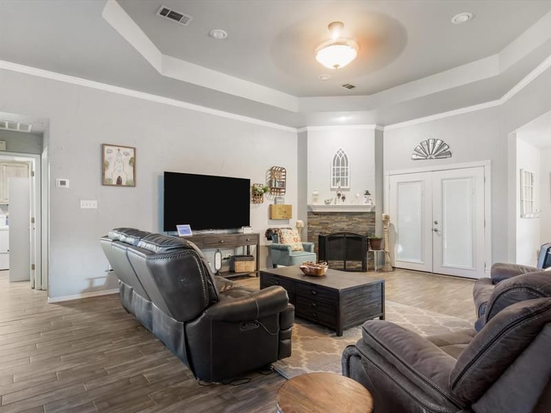 102 Oakwood Place, Joshua TX 76058 - Photo 5