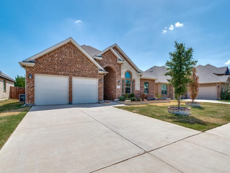 10623 Cherry Tree Way, Grand Prairie TX 76065 - Photo 2