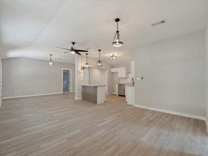 107 N Avenue P, Clifton TX 76634 - Photo 9