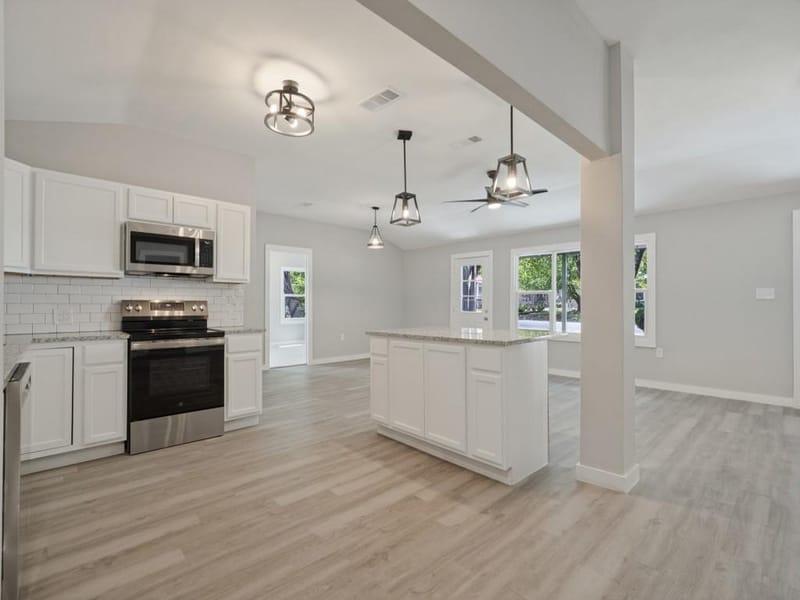 107 N Avenue P, Clifton TX 76634 - Photo 11