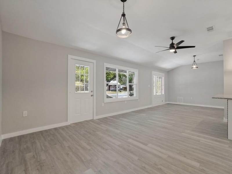 107 N Avenue P, Clifton TX 76634 - Photo 4